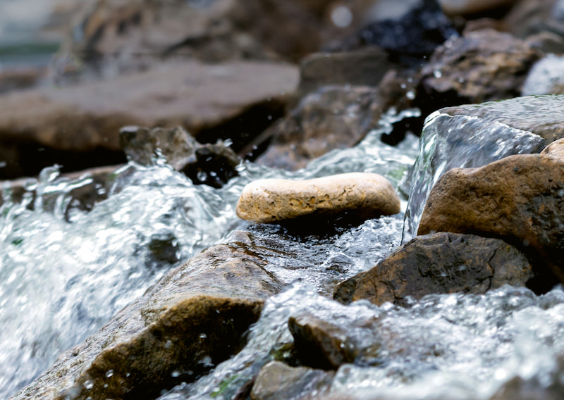 Steine im Fluss
